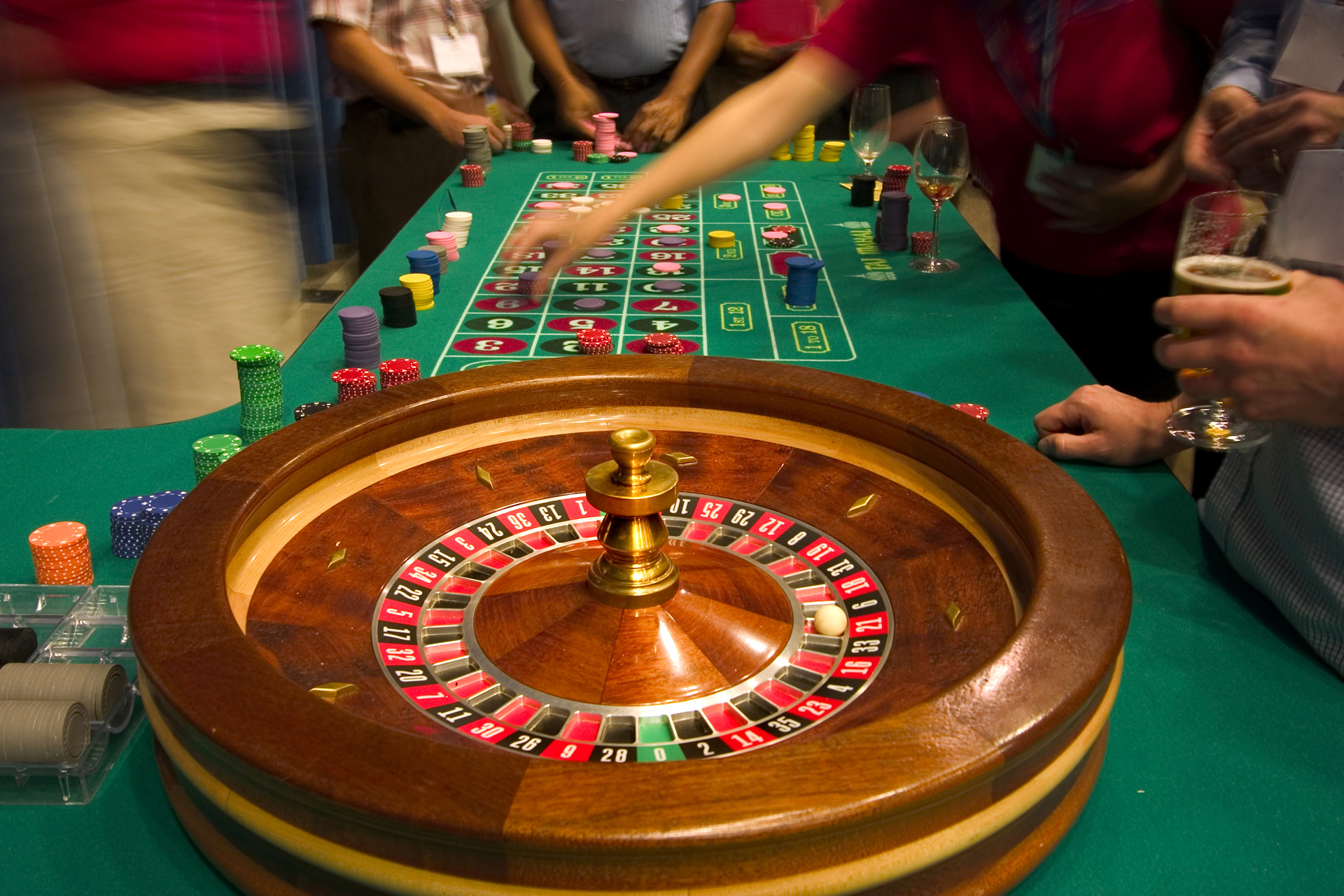 employee-appreciation-party-with-casino-theme